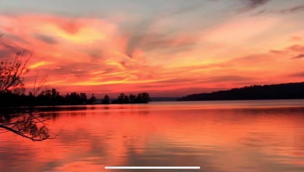 Manitoulin Inn Mindemoya Kültér fotó