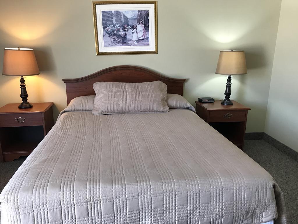 Manitoulin Inn Mindemoya Kültér fotó