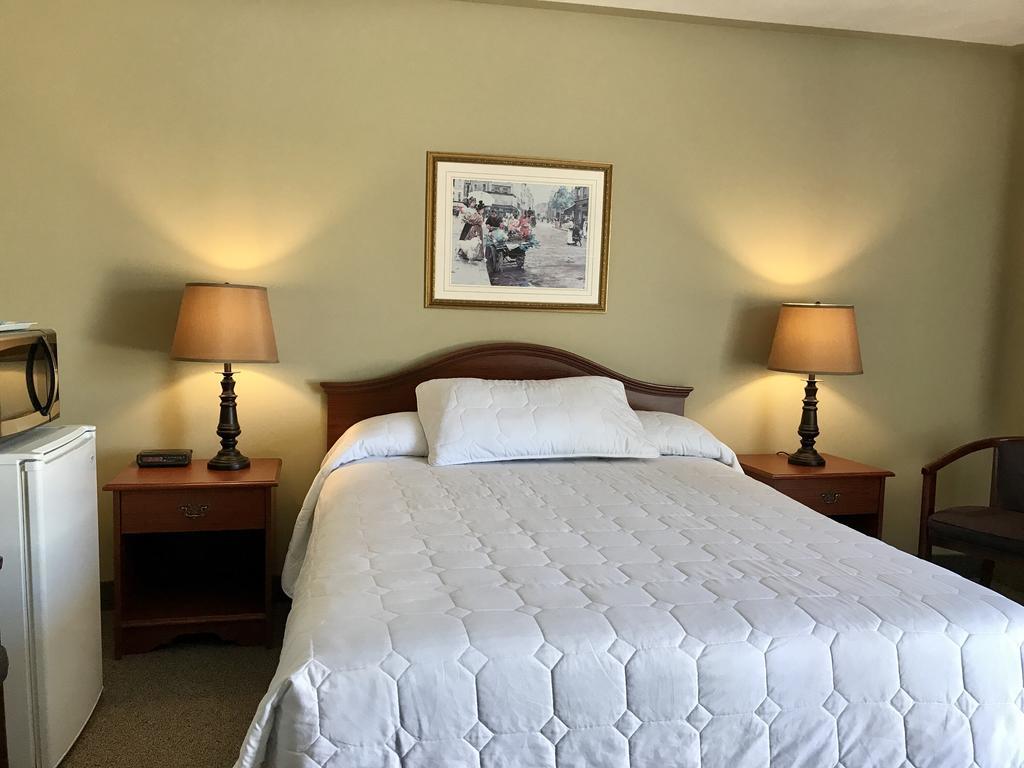 Manitoulin Inn Mindemoya Kültér fotó